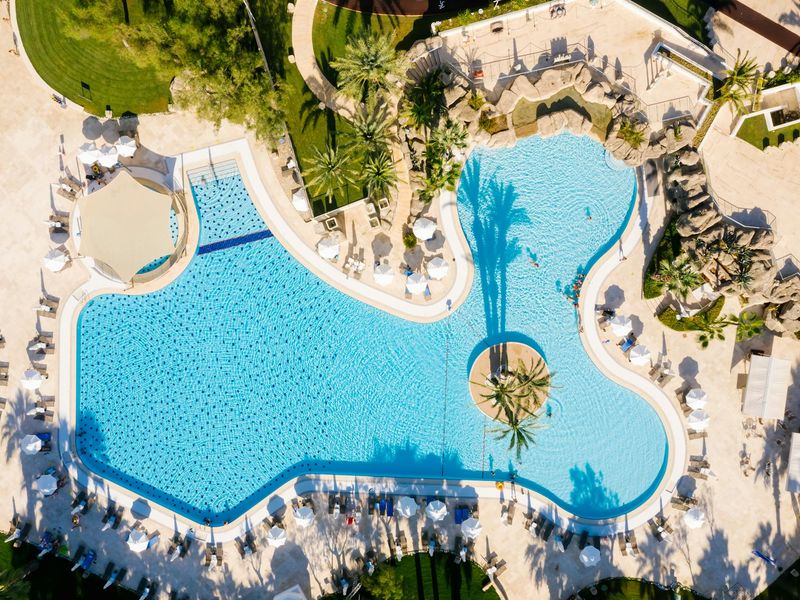 Resort facilities and amenities